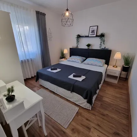 Апартаменты Anamarija 1 With Terrace And Grill