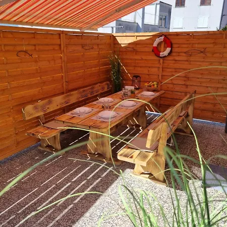 Anamarija 1 With Terrace And Grill Апартаменты