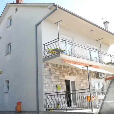 Апартаменты Anamarija 1 With Terrace And Grill