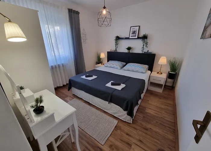 Apartamento Anamarija 1 With Terrace And Grill