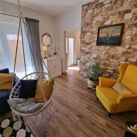 Anamarija 1 With Terrace And Grill * Crikvenica